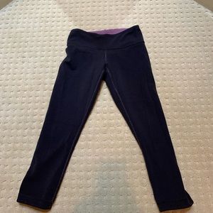 Lululemon reversible black and purple cropped leggings